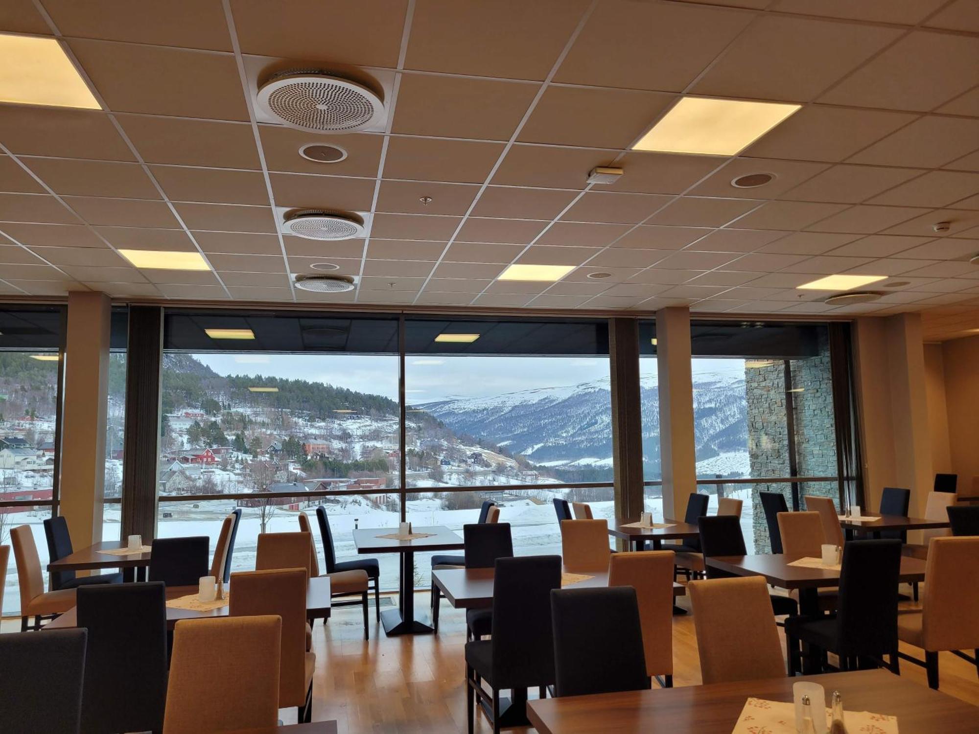 Dombas Hotel Экстерьер фото