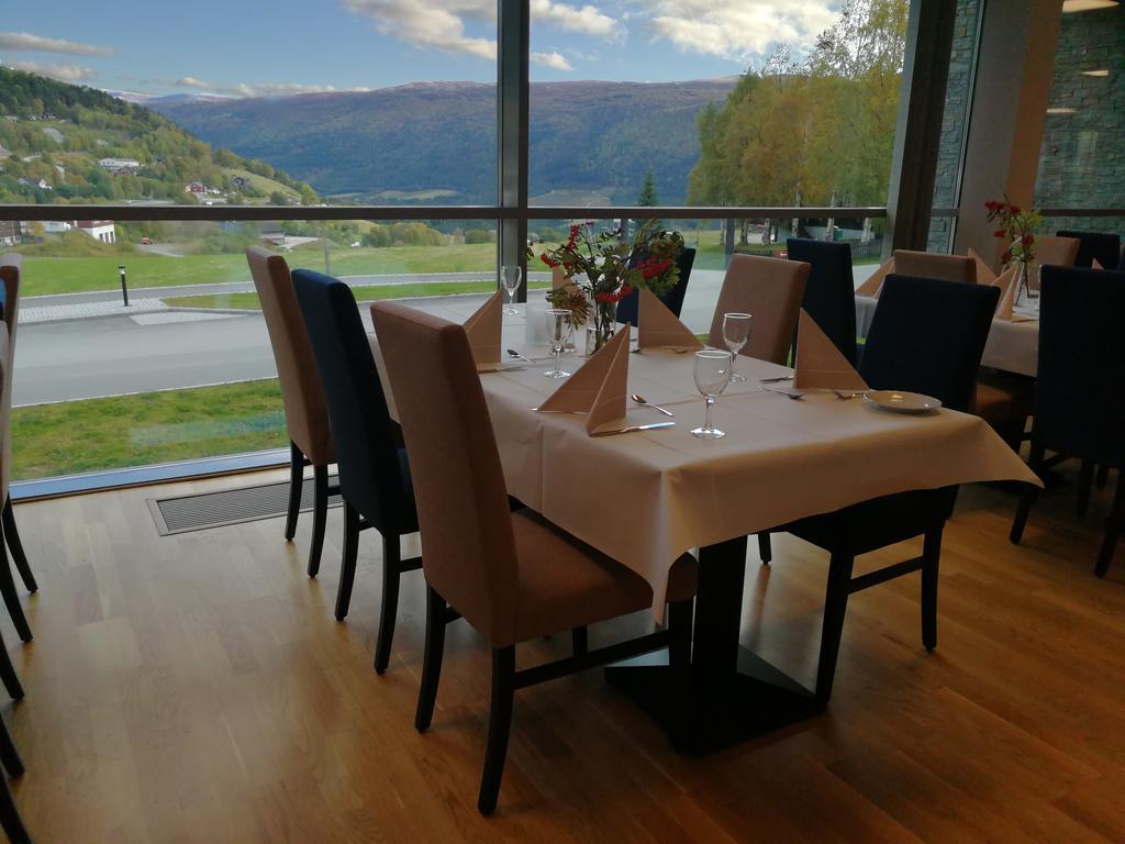 Dombas Hotel Экстерьер фото