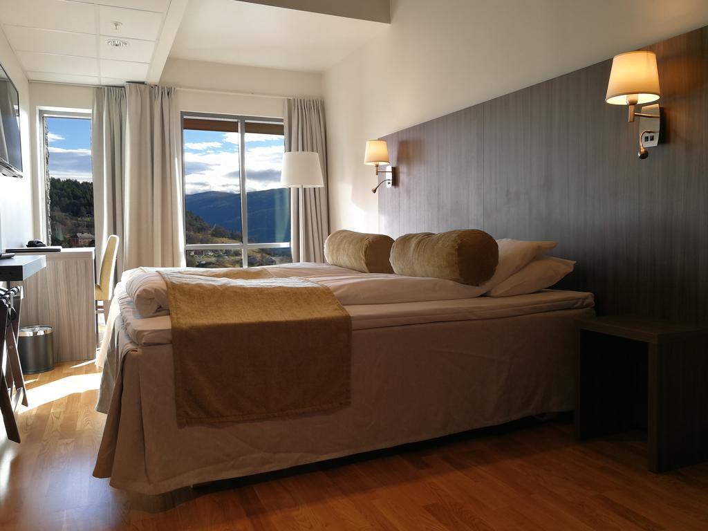 Dombas Hotel Экстерьер фото
